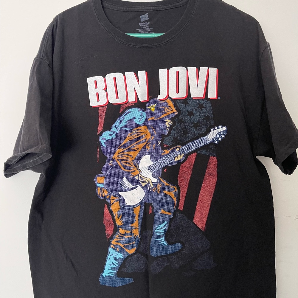 Bon Jovi 2013 because we can tour shirt size XL